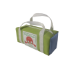 Eine Kleine Kulturtasche aus Segeltuch. Das Hauppteil ist aus giftgrünem Segeltuch und die Seiten aus saphirblauem Segeltuch. Die Henkel sind aus weißem Gurtband.